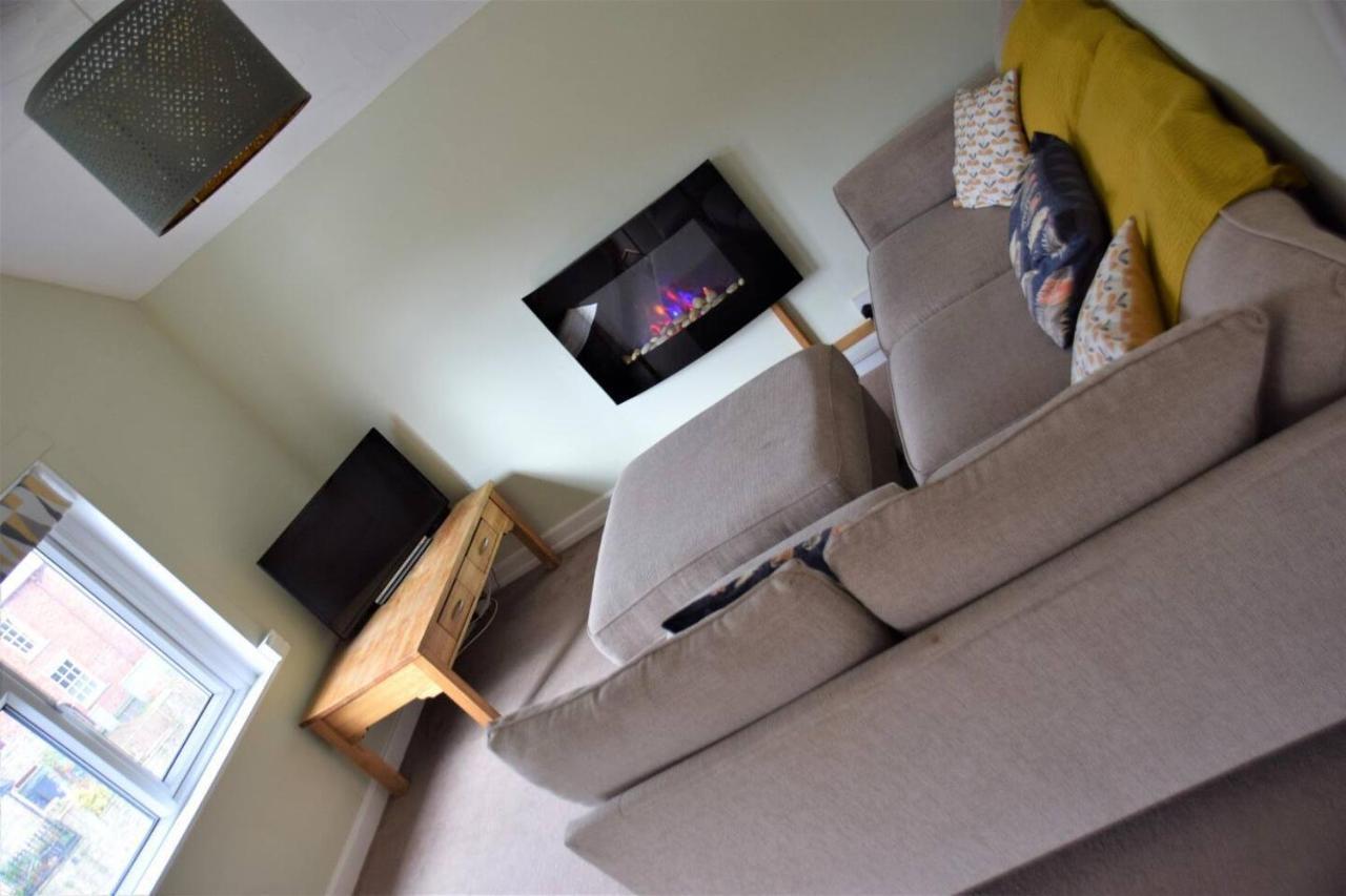 Charming 3-Bed Apartment In Talgarth Powys Brecon Exterior photo